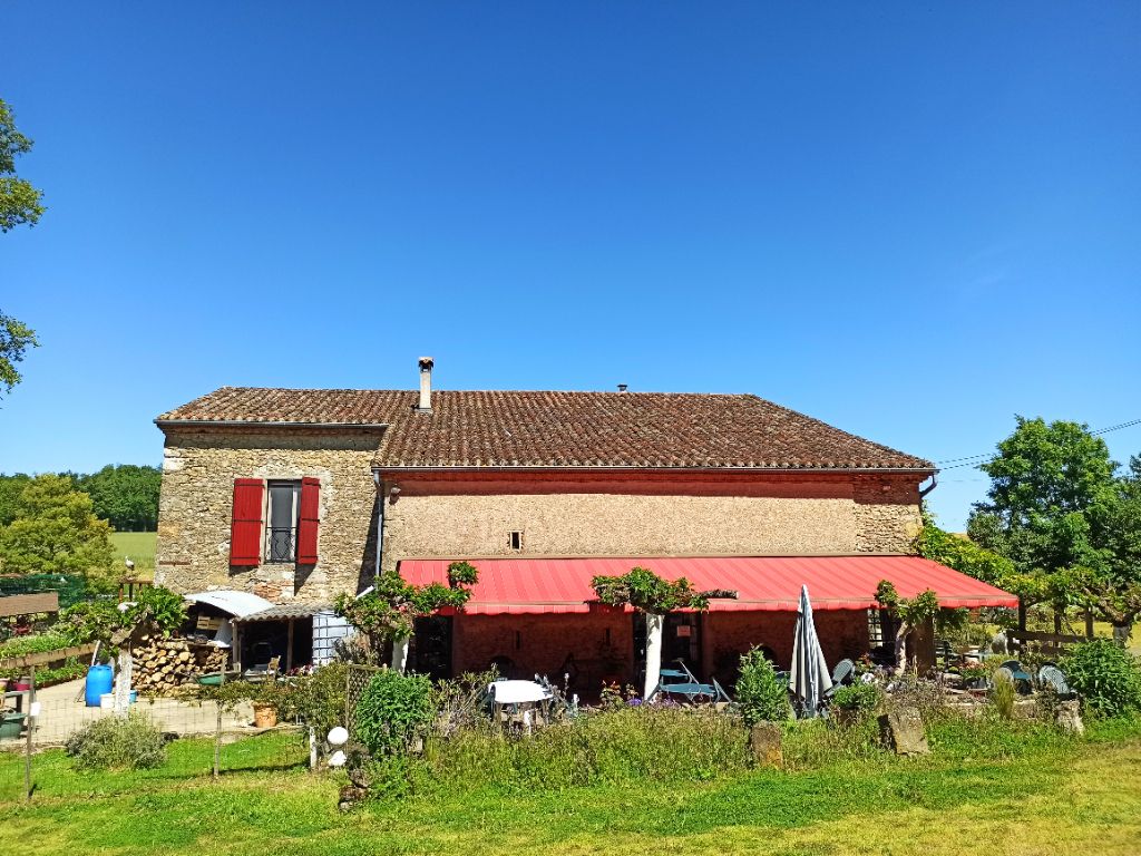 SECTEUR CASTRES - RESTAURANT  DE CAMPAGNE DANS UNE ANCIENNE FERME