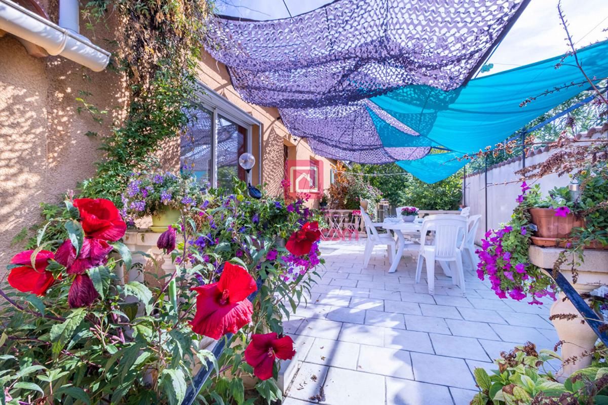Jolie  maison de  plain-pied  à Carpentras 7 pièce(s) 132 m2, terrain 581m2  avec piscine