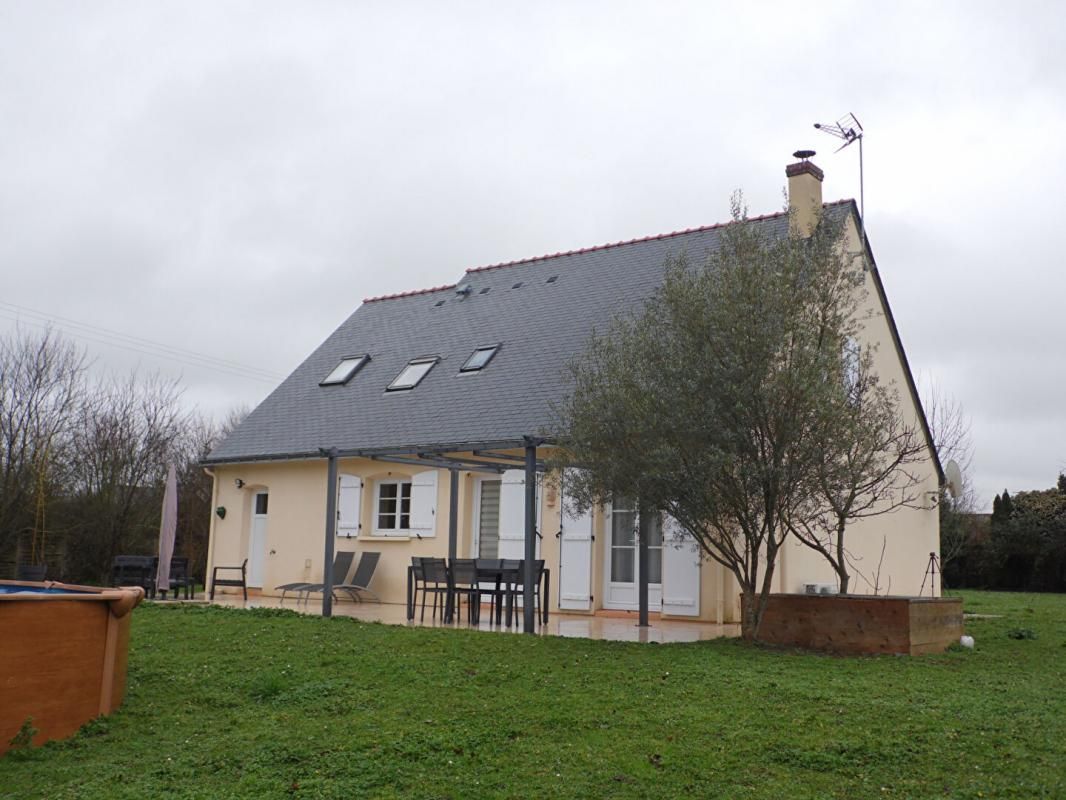 Maison 5 chambres avec vie de plain pied et terrain clos - 318532