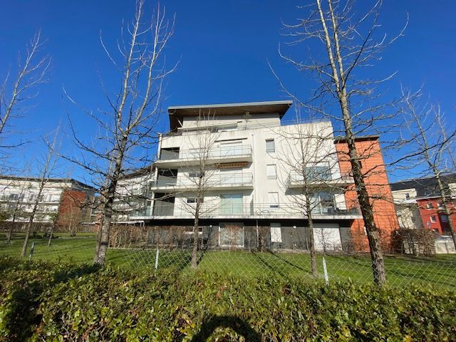Appartement  3 pièce(s) 65 m2 avec balcon filant de 16 m² et double garage