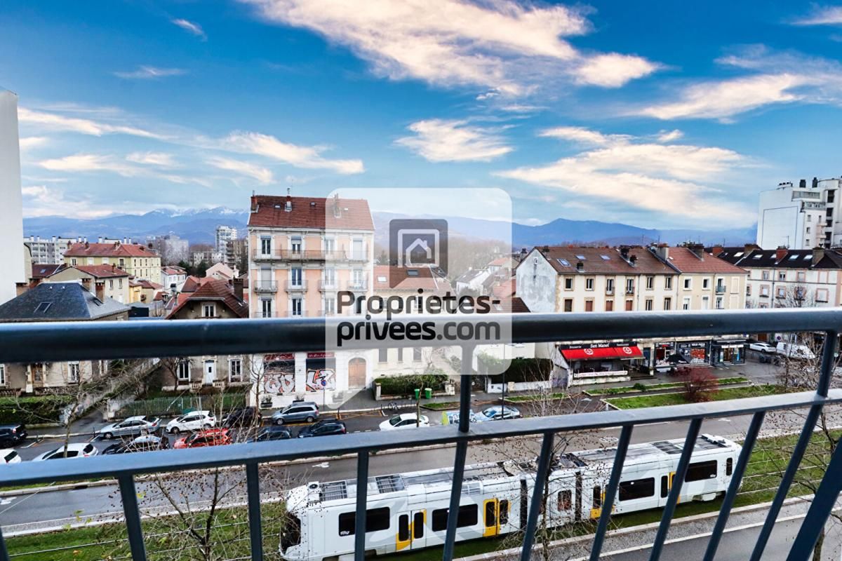 Appartement T3 44M2 + Cave - GRENOBLE  LIBERATION - EAUX CLAIRES