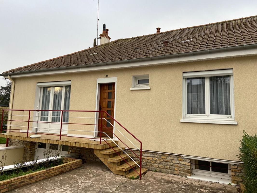 Maison  sur sous sol Sablé Sur Sarthe 5 pièce(s) 64.81 m2