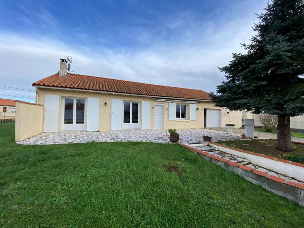 PRAHECQ 79 Maison plain-pied 84 m² 3 chambres terrain 770 m²
