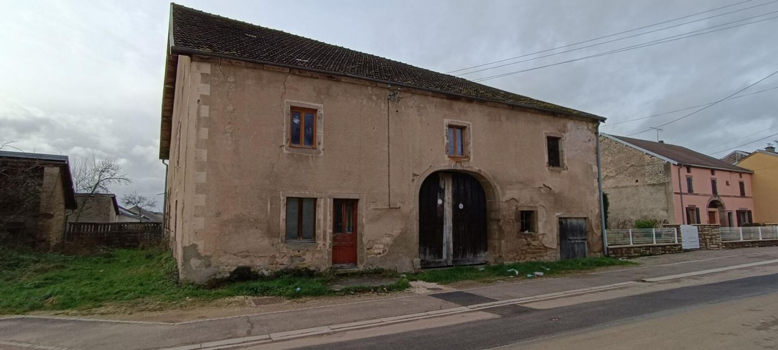 Corps de ferme 200m2  4 pièce(s) et annexe  70300 Baudoncourt