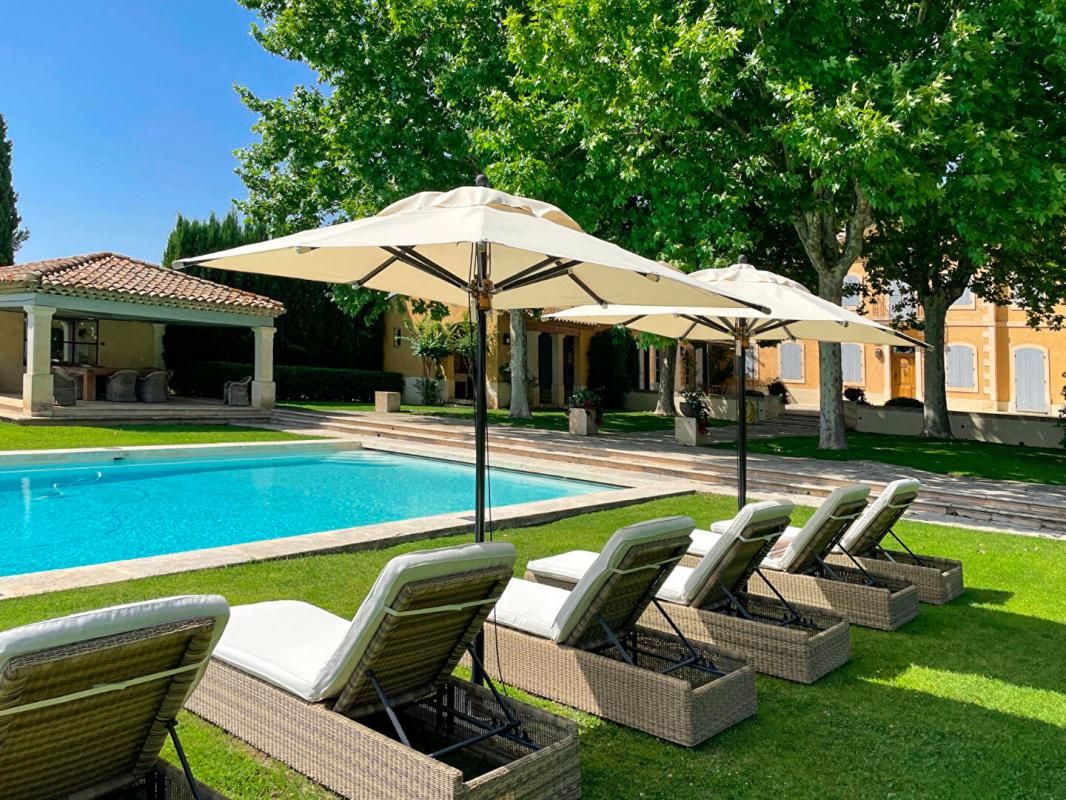 Domaine sur Aix en Provence  6 800 000 euros