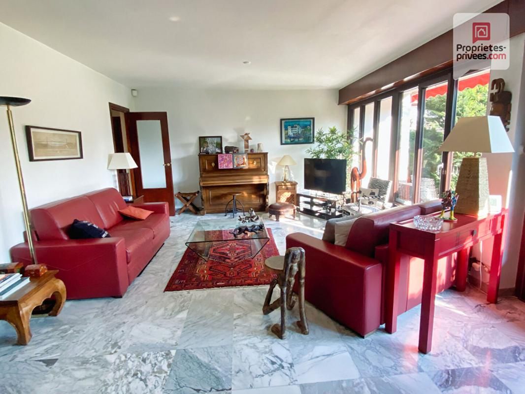 Appartement T5 rez de jadin avec Garage