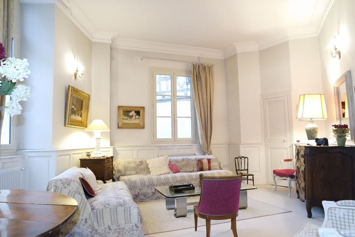 BOURGES CENTRE MAISON DE 210M²  8 PIECES