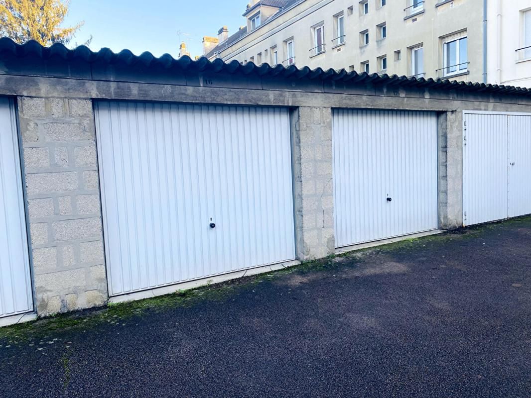 Garage 13 m2 secteur 1er mai