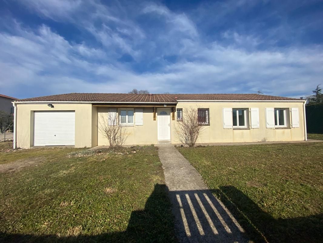 Aigondigné maison 6 pièces110 m2