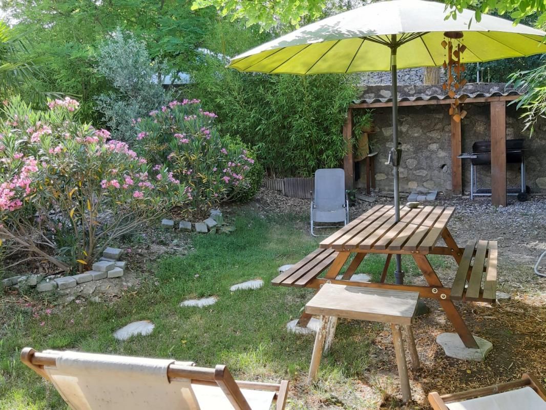 EXCLUSIVITE, entre Forcalquier et Manosque, BELLE maison T5 récente sur 400 m² arborés