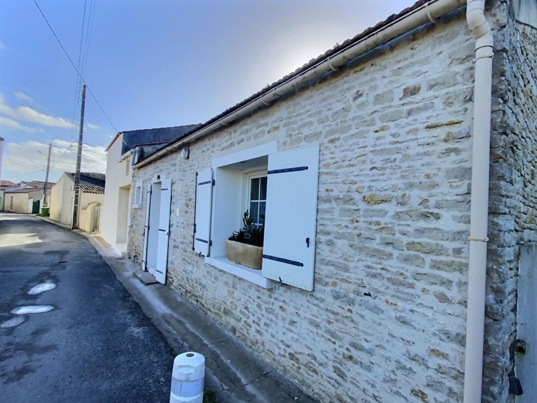Maison de Village en Pierre 4 pièce(s) 76 m² - 17190 CHERAY - Charente Maritime -
