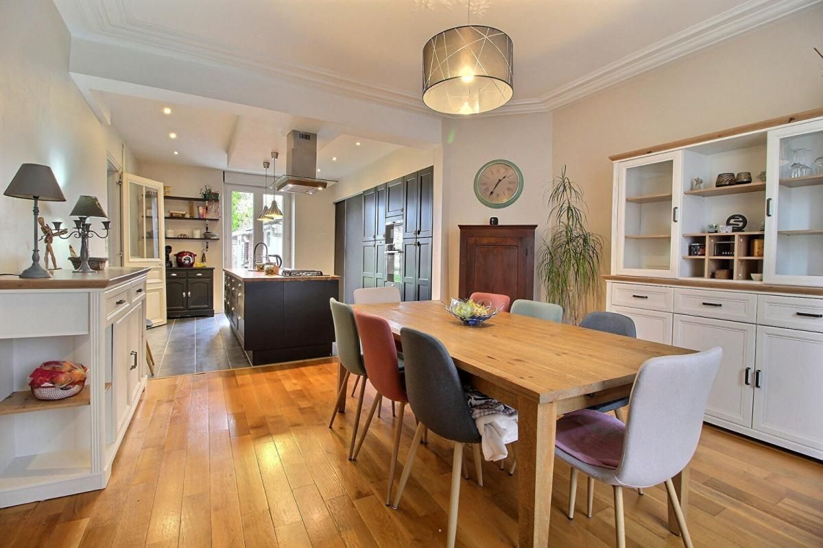 Mouy 60250 - Maison bourgeoise 5 chambres de 205m² proche centre ville sur 584m² de terrain