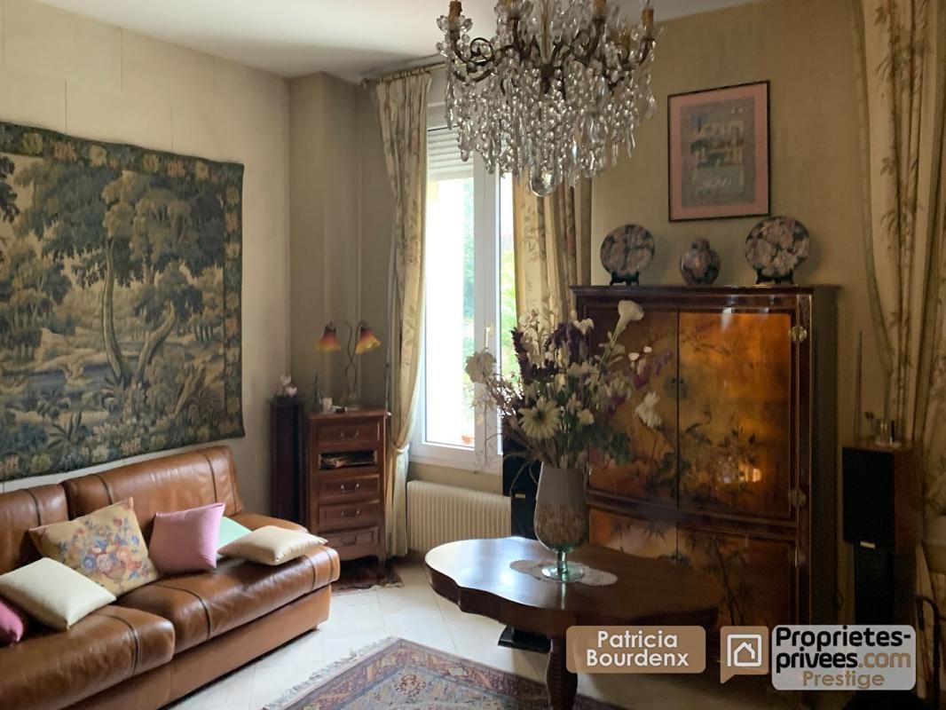 BORDEAUX SAINT-SEURIN MAISON EN PIERRE A RENOVER