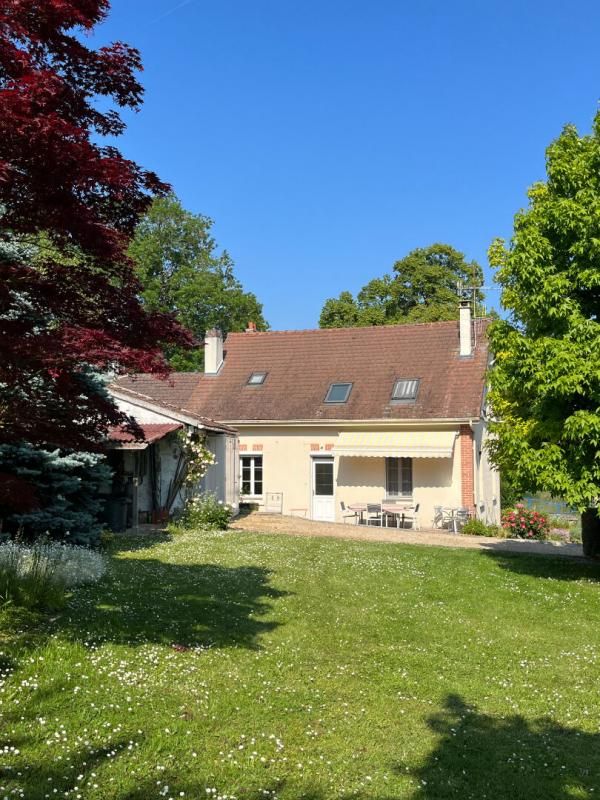 Maison familiale surface : 148 m2. Terrain de 1071 m2