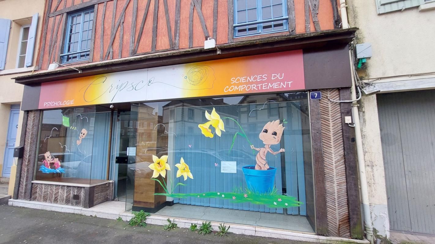 28100 DREUX - LOCAL COMMERCIAL 93 m², GRANDE VITRINE