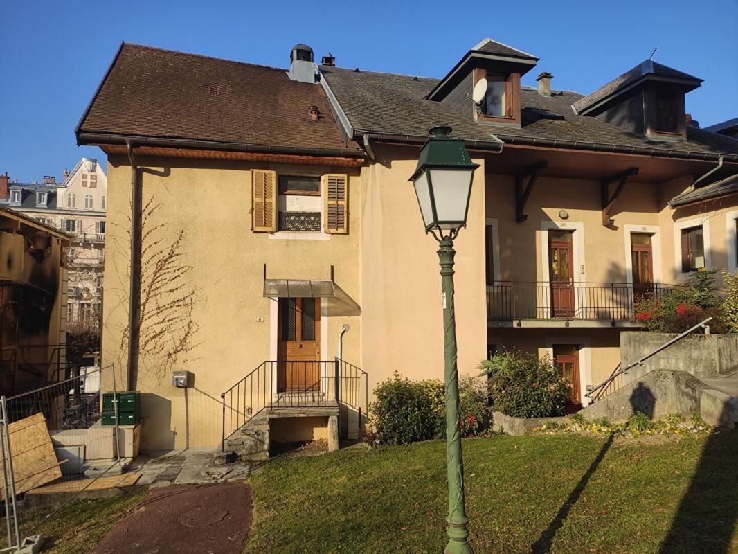Immeuble en plein centre ville avec 6 logements