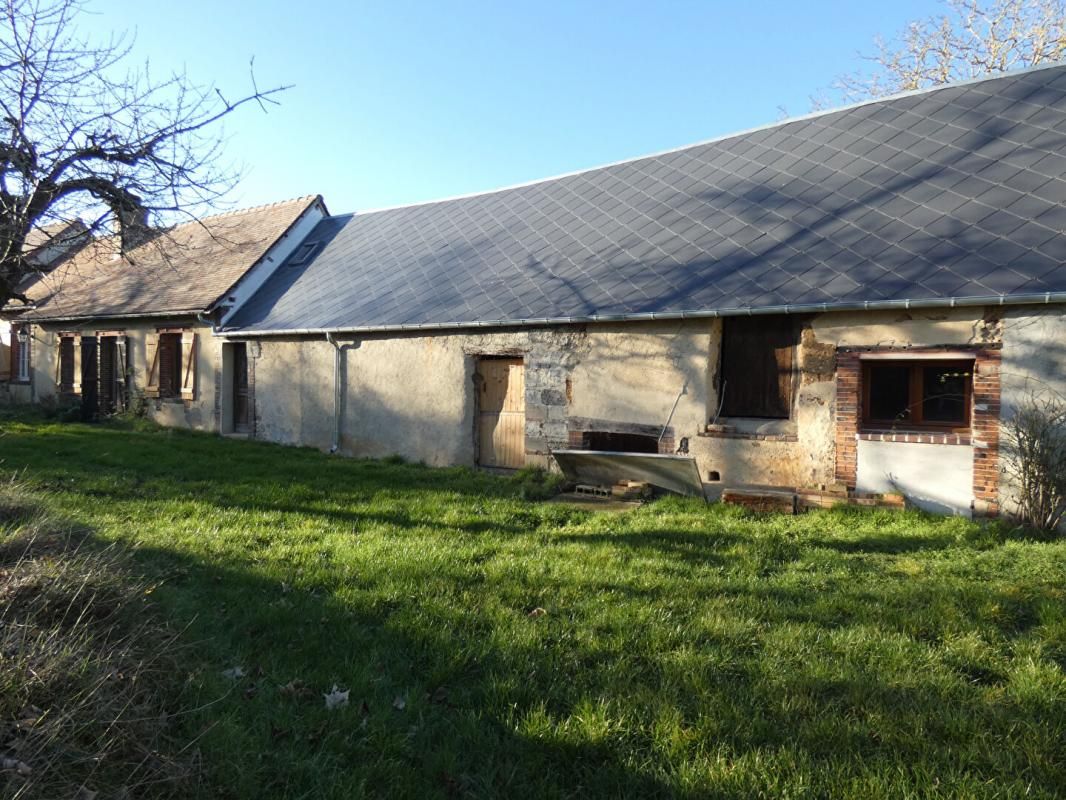 Longère à rénover (100m²) avec dépendance et studio