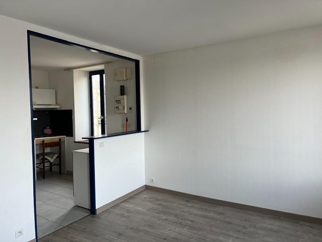 Immeuble Saint Maixent L Ecole 5 pièce(s) 85 m2