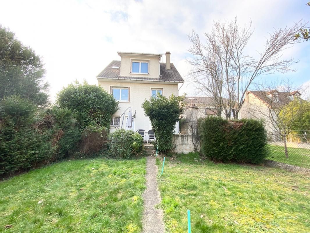 IGNY 91 - MAISON 110m² env. - TERRAIN 400 m² - GARAGE - JARDIN