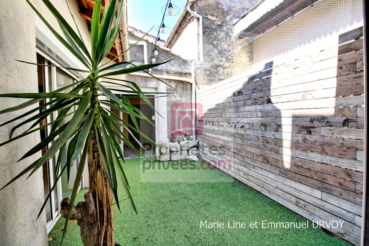 13570 Barbentane - Appartement 2 pièces 42 m² avec dépendances