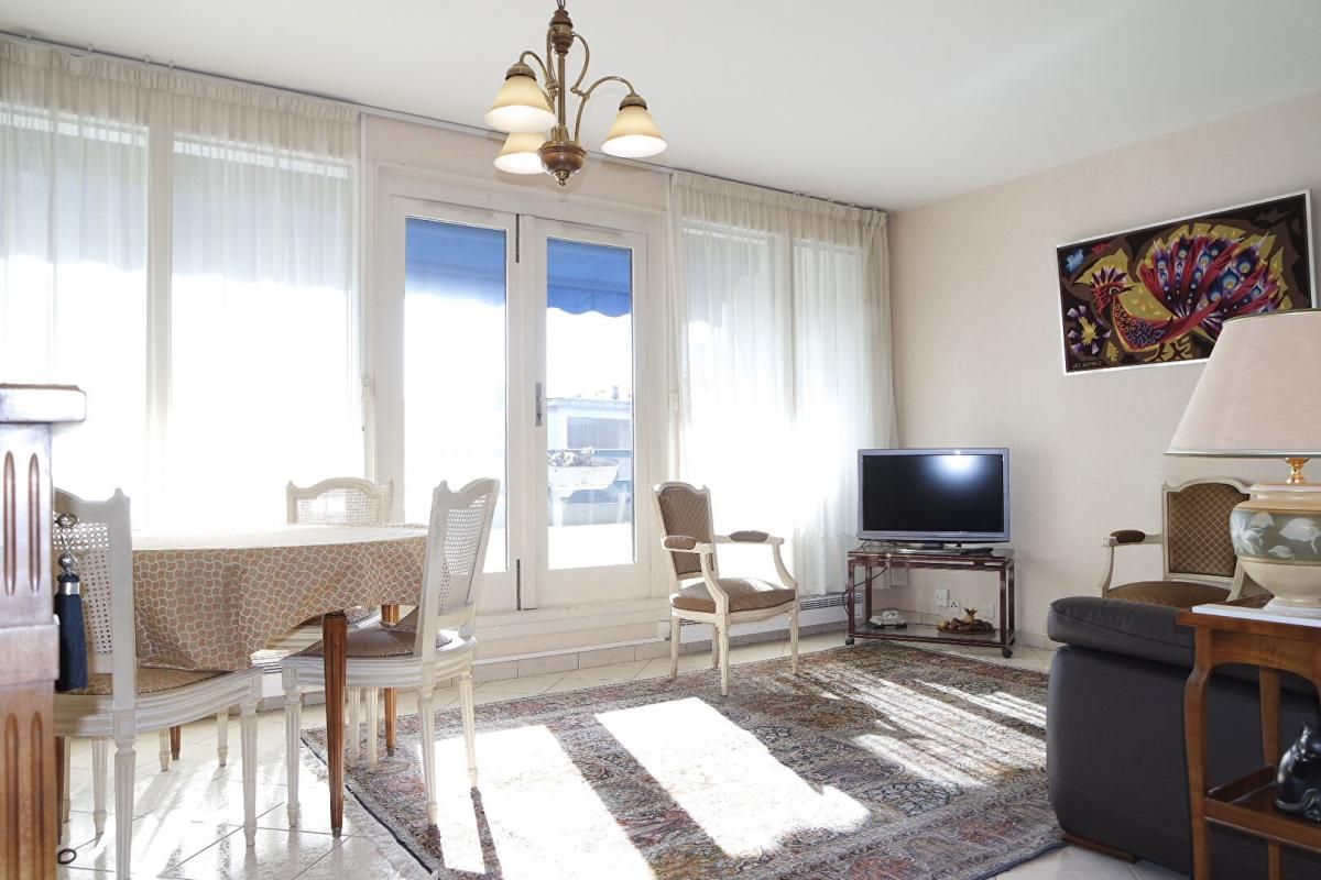 BOURGES APPARTEMENT 73M² DUPLEX BALCON GARAGE ASCENSEUR