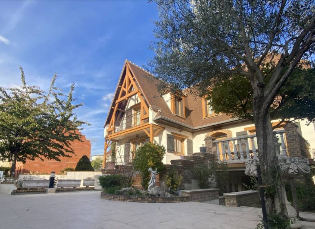 Maison Houilles 9 pièce(s) 220 m2