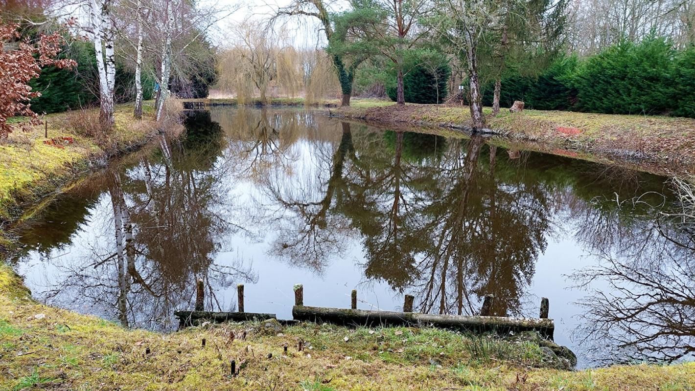 Terrain de loisirs avec Etang à Mennetou Sur Cher