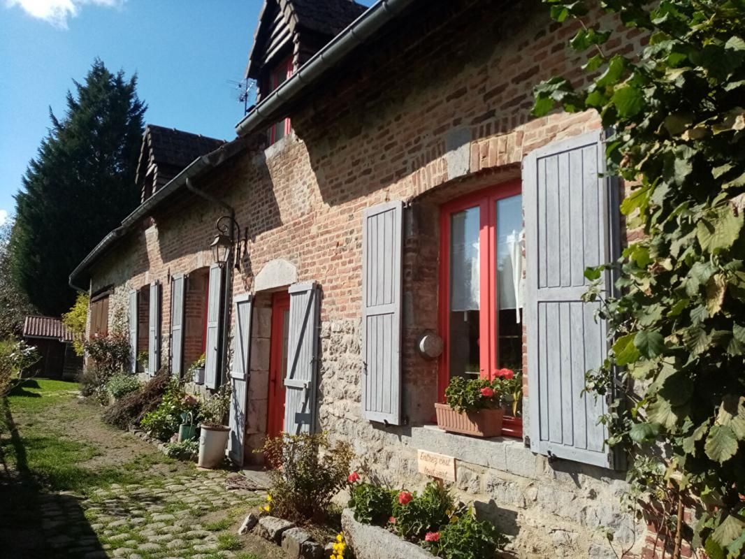 Rousies en exclusivité : Superbe Longère de 170.84 m2 , Maison d'hôtes