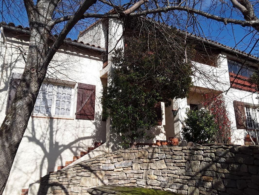 Maison  8 pièce(s) 206 m2 à Carcassonne