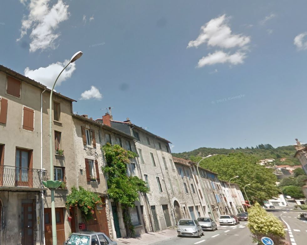 Maison Saint Pons De Thomieres 6 pièce(s) 114.70 m2 avec terrain de + 2.300m²