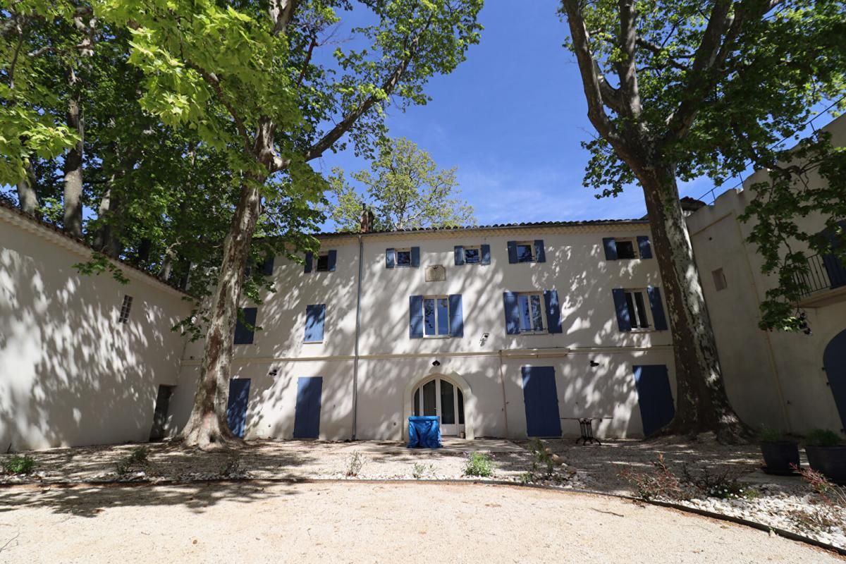 Appartement Jonquières. Mont Ventoux. 3 chambres.  78 m2