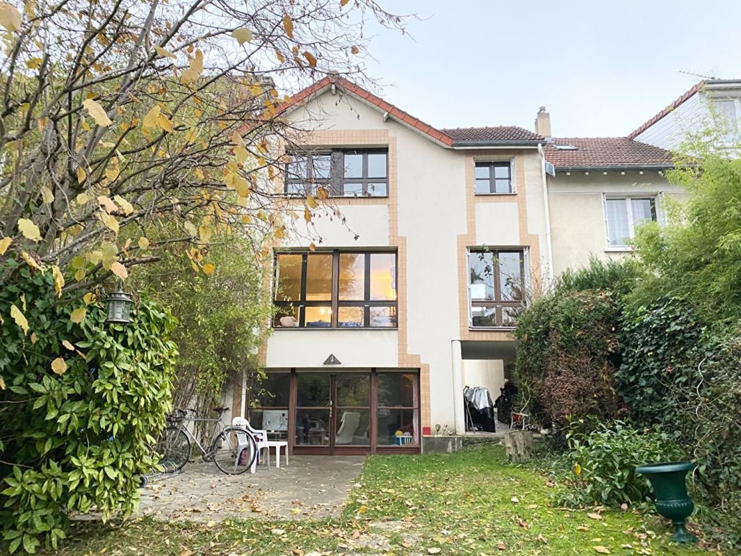 CLAMART BELLE MAISON FAMILIALE  8 pièces