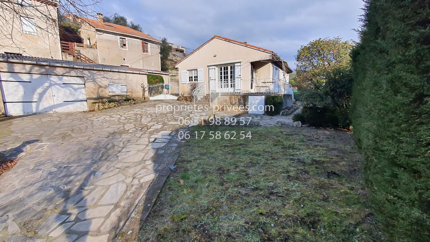 Villa plain pied de 81m² avec grand garage sur 987m² de terrain