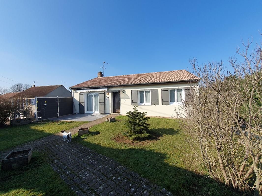 Maison plain pied Dun Sur Auron 7 pièce(s) 180 m2