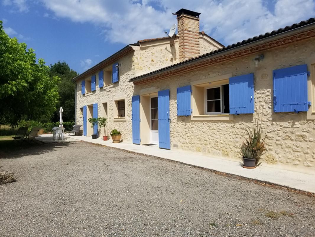 Maison  246 m2  en pierre, entre  proche de Bordeaux