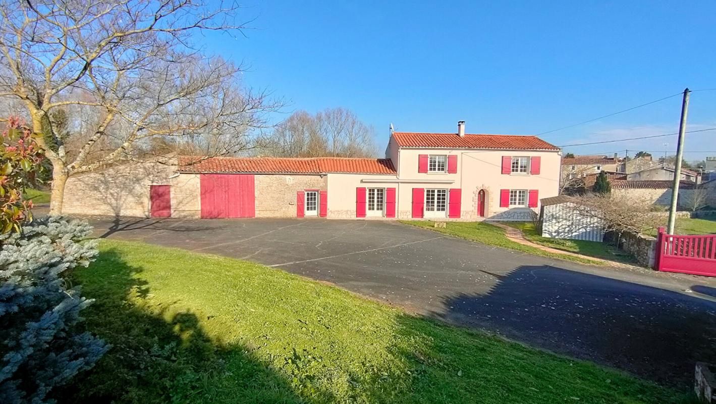 Maison Mouzeuil Saint Marrtin 8 pièce(s) 143.12 m2