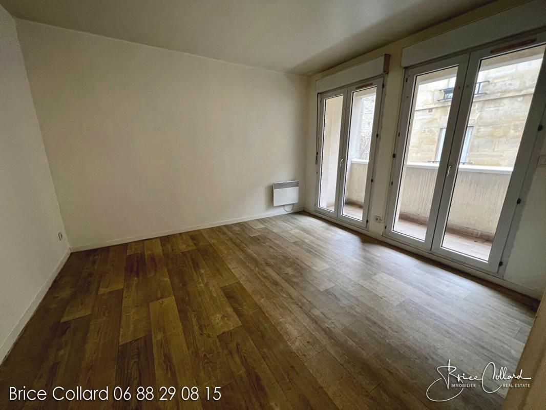 60100 CREIL Appartement 1 chambre 2 balcons 1 parking