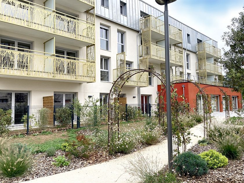 Appartement  meublé T2 + terrasse dans résidence sénior