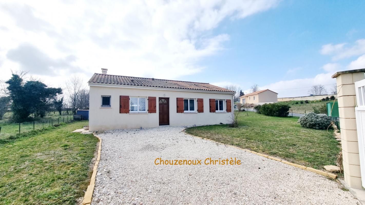24290 La Chapelle Aubareil : maison de plain pieds