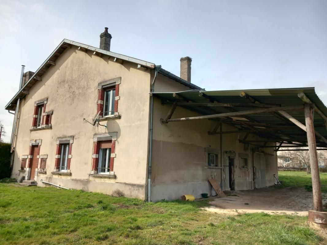 Corps de Ferme avec grange et terrain