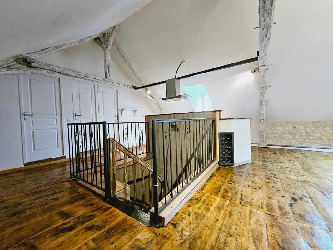 BOURGES CENTRE APPARTEMENT LOFT DE 55M² 3 PIECES 2 CHAMBRES
