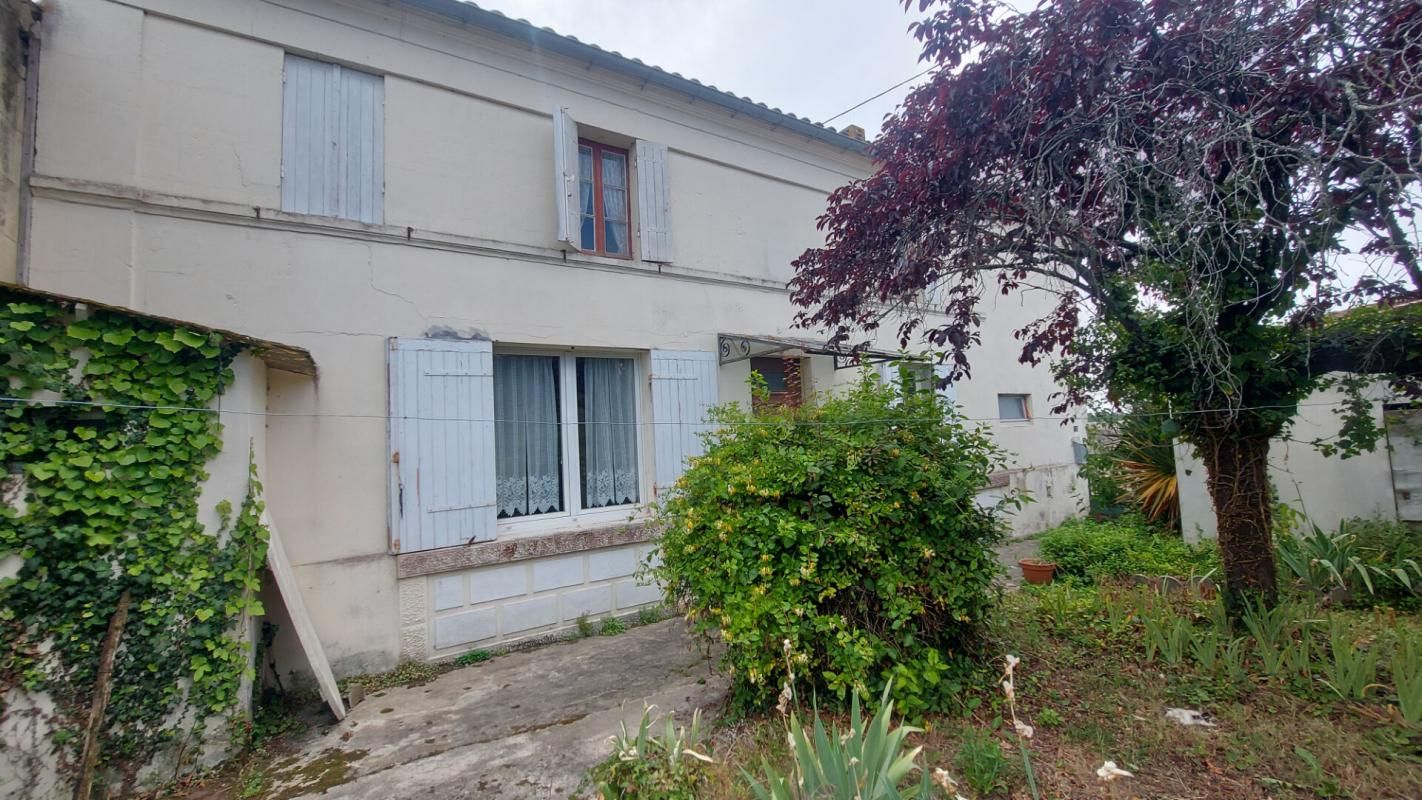 Maison  pierre Saint Estephe 7 pièce(s) 125 m2