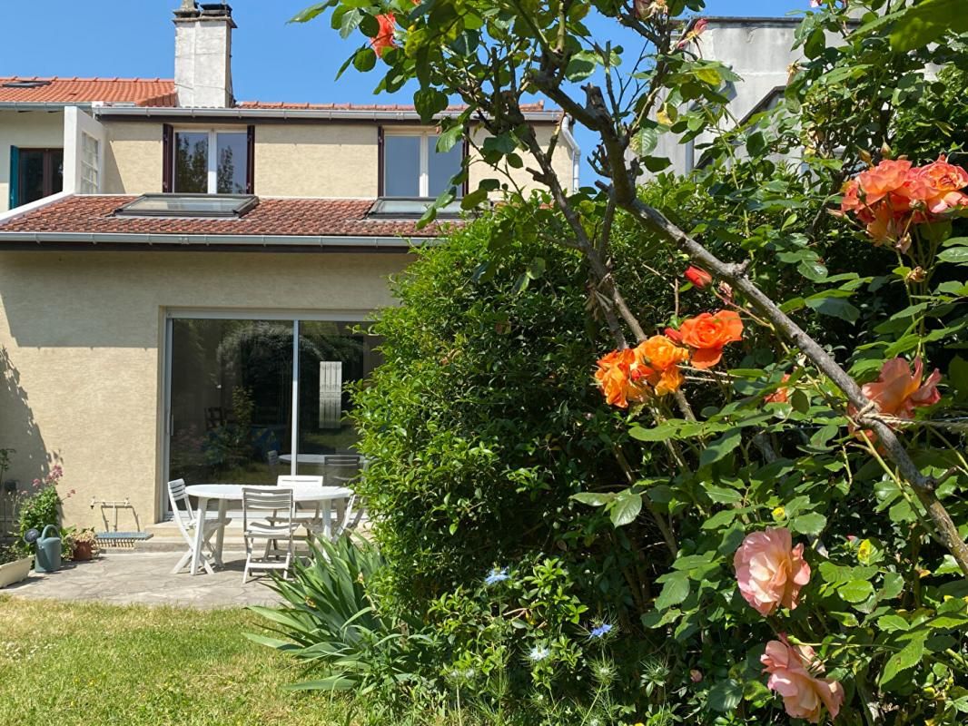 MEUDON VAL FLEURY, MAISON FAMILIALE