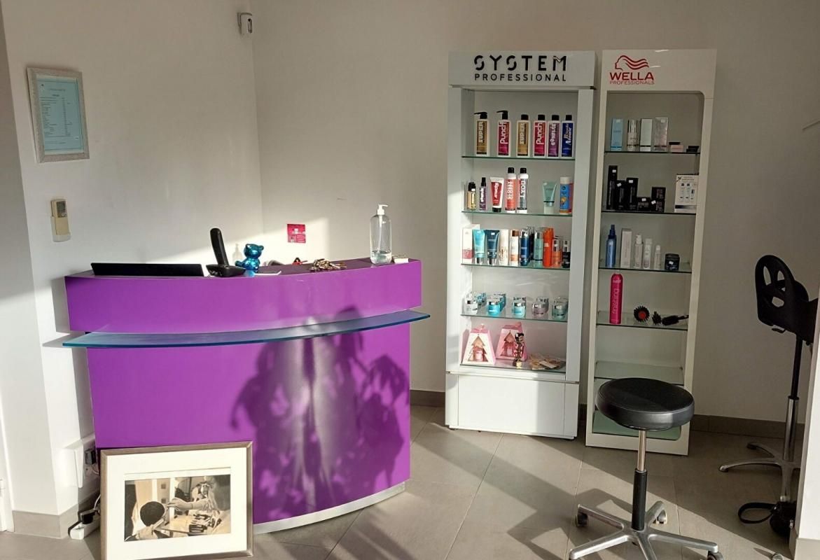 SALON DE COIFFURE 45 m²