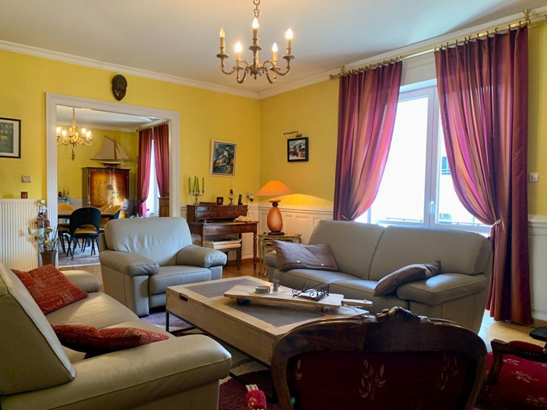 Ensemble immobilier de 2 appartements de 156 m² et 42 m²