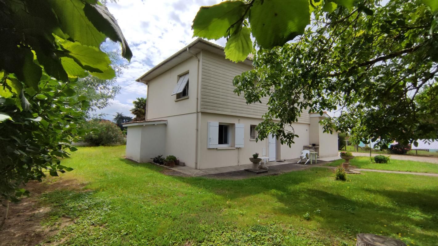 Maison de 142 m² et dépendance de 63m²