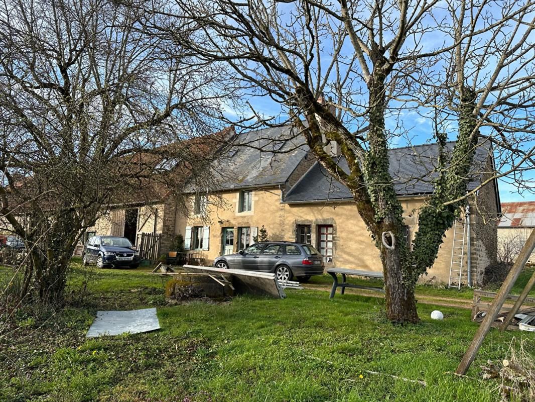 Maison ancienne en pierre de 185 m2 avec jardin de 2800 m2