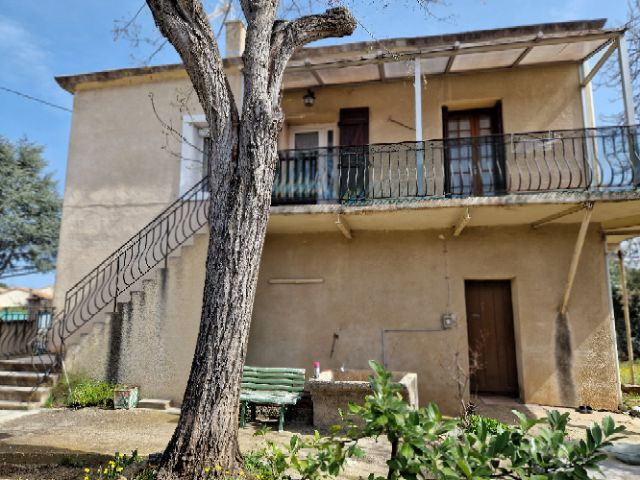 Maison de village avec jardin