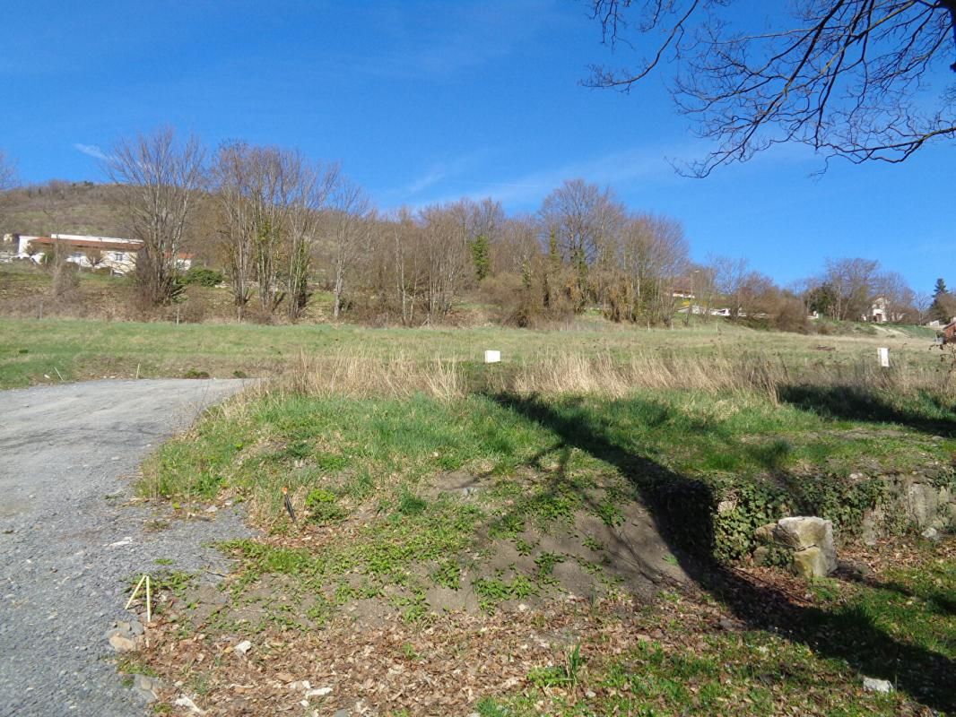 Terrain à bâtir de 661 m2, commune de Saint Germain Laprade