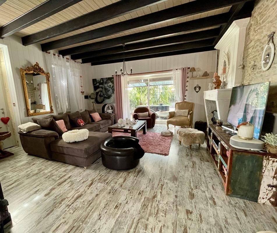 Maison Le Gua 17600 garage jardin dépendance